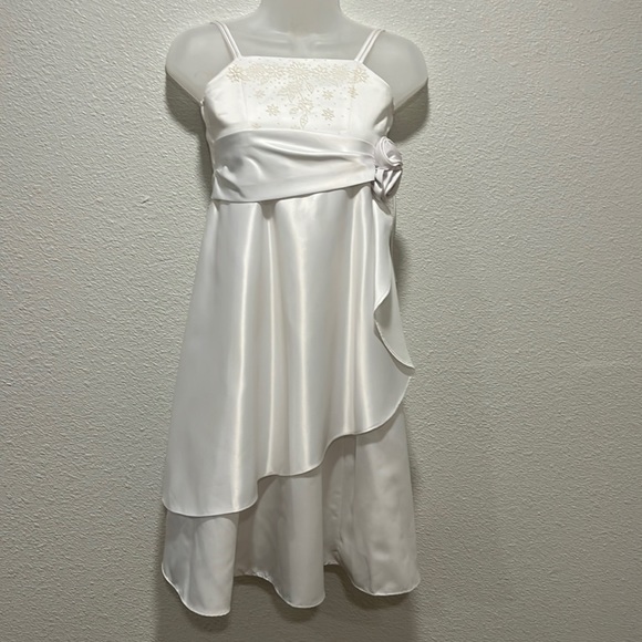 marshmallow Dresses & Skirts - Marshmallow Size 6 white Wedding Dress